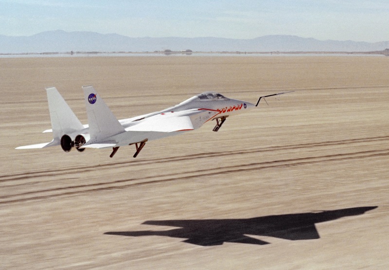 F-15 RPRV touching down at Edwards AFB