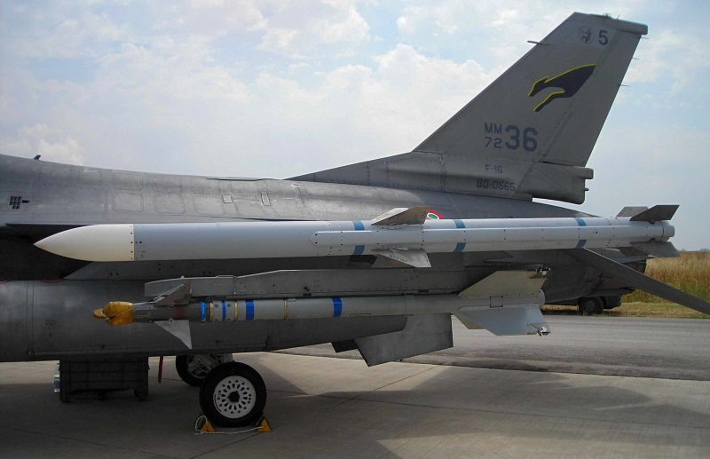 AIM-120 AMRAAM